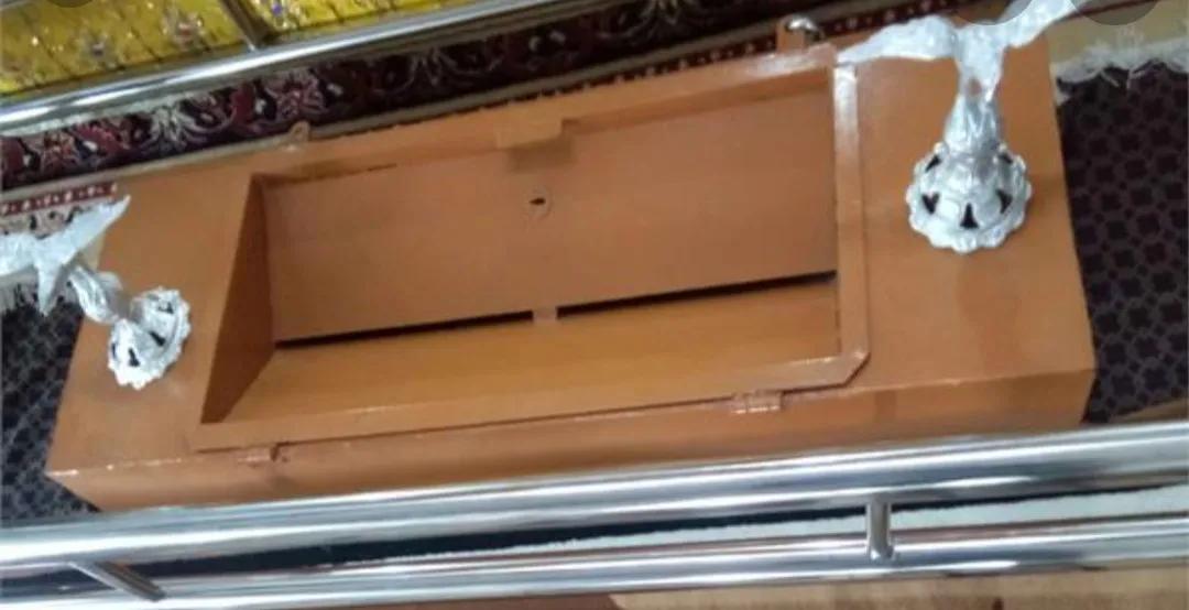 ਗੁਰੂਦਵਾਰੇ ਦੀ ਗੋਲਕ