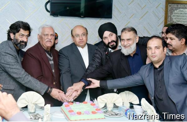 Punjab Finance Minister Joins Traders in Celebrating Birthday of Former PM Nawaz Sharif in Lahore