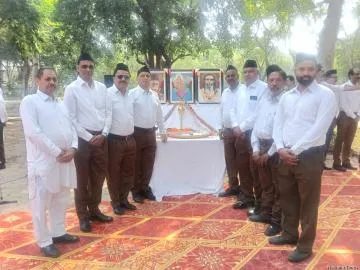 ਸ਼ਸਤਰ ਪ੍ਰਤੀਕੂਲ ਹਾਲਾਤਾਂ ਵਿੱਚ ਜੀਵਨ ਕਦਰਾਂ-ਕੀਮਤਾਂ ਦੀ ਰੱਖਿਆ ਕਰਦੇ ਹਨ-ਨਰੇਸ਼ ਪੰਡਿਤ