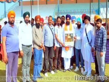 ਚੋਹਲਾ ਸਾਹਿਬ ਹਾਕੀ ਟੂਰਨਾਮੈਂਟ ਵਿੱਚ ਸਹਿਯੋਗ ਲਈ ਅਵਤਾਰ ਸਿੰਘ ਬਿੱਲਾ ਸ਼ੇਰੋਂ ਦਾ ਵਿਸ਼ੇਸ਼ ਸਨਮਾਨ
