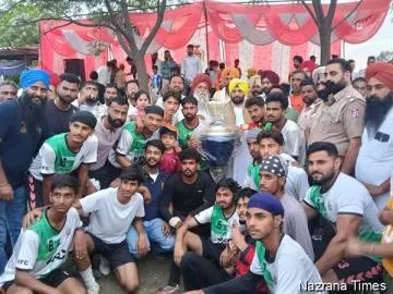 ਬਾਬਾ ਗੁਰਮੁਖ ਦਾਸ ਸਪੋਰਟਸ ਕਲੱਬ ਟਾਂਗਰਾ ਵੱਲੋਂ ਕਰਵਾਏ ਗਏ ਫੁਟਬਾਲ ਟੂਰਨਾਂਮੈਂਟ ਸਮਾਪਤ।ਜੇਤੂ ਟੀਮਾਂ ਨੂੰ ਸਨਮਾਨਿਤ ਕੀਤਾ ਗਿਆ।