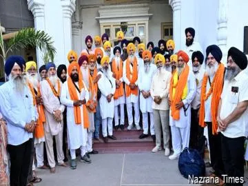ਸ੍ਰੀ ਗੁਰੂ ਅਰਜਨ ਦੇਵ ਜੀ ਦਾ ਸ਼ਹੀਦੀ ਪੁਰਬ ਮਨਾਉਣ ਲਈ ਜੈਕਾਰਿਆਂ ਦੀ ਗੂੰਜ ’ਚ ਪਾਕਿਸਤਾਨ ਲਈ ਰਵਾਨਾ ਹੋਇਆ ਸਿੱਖ ਸ਼ਰਧਾਲੂਆਂ ਦਾ ਜਥਾ