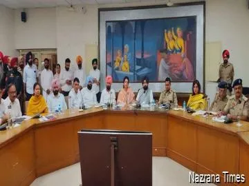 “ਵਿਲੇਜ਼ ਡਿਫੈਂਸ ਕਮੇਟੀਆਂ, ਪੁਲਿਸ ਅਤੇ ਸਿਵਲ ਪ੍ਰਸ਼ਾਸਨ ਨਾਲ ਯੁੱਧ ਨਸ਼ਿਆਂ ਵਿਰੁੱਧ ਮੁਹਿੰਮ” ਤਹਿਤ ਕੈਬਨਿਟ ਮੰਤਰੀ ਨੇ ਕੀਤੀ ਜ਼ਿਲ੍ਹਾ ਪੱਧਰੀ ਸਮੀਖਿਆ ਮੀਟਿੰਗ