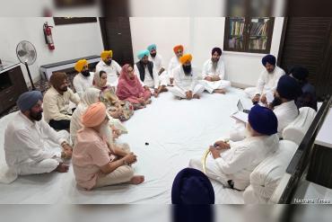 AAP MLAs Apologise at Sri Akal Takht Sahib, Disown MLA Giaspura’s Caste Discrimination Remarks