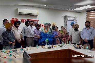 ਤਹਿਸੀਲਦਾਰ ਸਤਬੀਰ ਸਿੰਘ ਨੂੰ ਡੀ ਸੀ ਆਫਿਸ ਵੱਲੋਂ ਨਿੱਘੀ ਅਤੇ ਯਾਦਗਾਰ ਫੇਅਰਵੈਲ ਪਾਰਟੀ ਦਿੱਤੀ ਗਈ