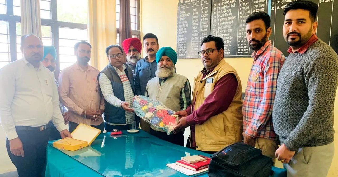ਲੋਕਾਂ ਦੇ ਕੰਮਕਾਰ ਸਮੇਂ ਅਨੁਸਾਰ ਇਮਾਨਦਾਰੀ ਨਾਲ ਨਿਪਟਾਏ ਜਾਣਗੇ : ਨਾਇਬ ਤਹਿਸੀਲਦਾਰ ਬਲਵਿੰਦਰ ਸਿੰਘ