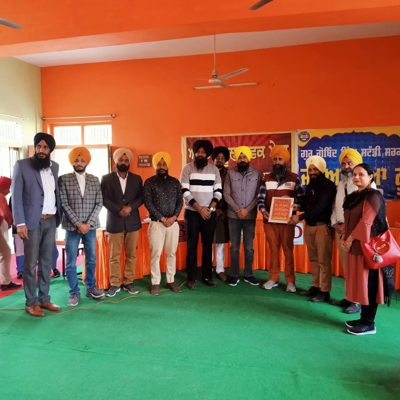 ਗੁਰੂ ਗੋਬਿੰਦ ਸਿੰਘ ਸਟੱਡੀ ਸਰਕਲ ਵੱਲੋ ਅੰਤਰ ਸਕੂਲ ਯੁਵਕ ਮੇਲੇ ਦੌਰਾਨ ਜੇਤੂ ਬੱਚਿਆਂ ਦਾ ਸਨਮਾਨ।