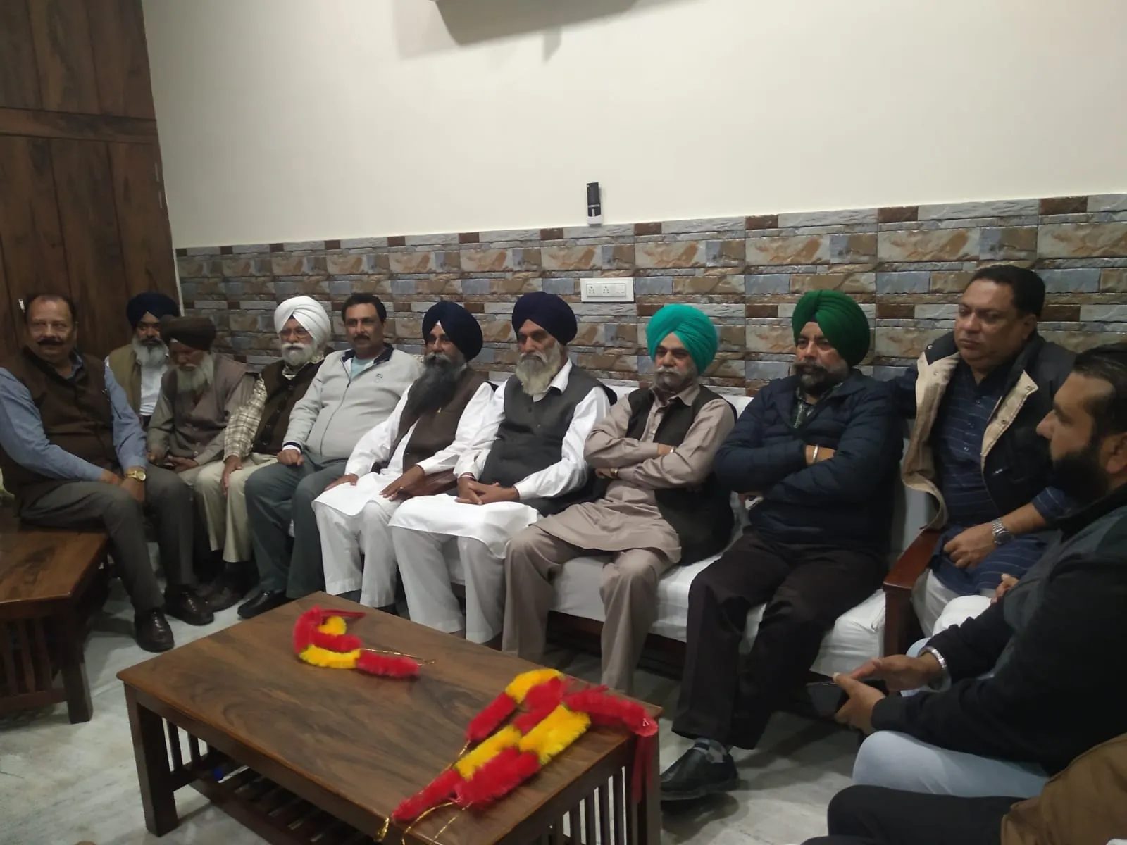 ਕਿੱਲੀ ਚਾਹਲਾਂ ਵਿਖੇ ਹੋਣ ਵਾਲੀ ਰੈਲੀ ਸਬੰਧੀ ਬਾਲੀ ਦੀ ਦੁਕਾਨ 'ਤੇ ਹੋਈ ਮੀਟਿੰਗ