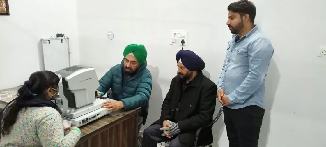 ਕੇਜੇ ਹਸਪਤਾਲ ਵਿਚ ਡਾ ਕੇ ਡੀ ਆਈ  ਹਸਪਤਾਲ ਪਠਾਨਕੋਟ ਵੱਲੋਂ ਲਗਾਇਆ ਅੱਖਾਂ ਦਾ ਕੈਂਪ