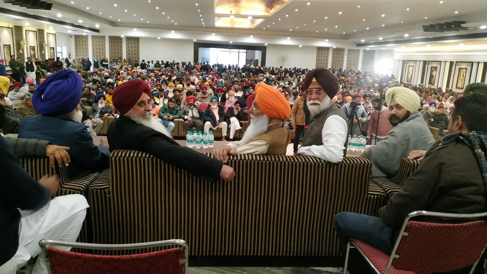 ਸ਼੍ਰੋ:ਅ:ਦ:ਬਾਦਲ ਨੂੰ ਵੱਡਾ ਝਟਕਾ ਸੀਨੀਅਰ ਆਗੂ  ਅਕਾਲੀ ਦਲ ਦਾ ਥੰਮ ਜਗਤਾਰ ਸਿੰਘ ਰਾਜੇਆਣਾ ਸਮਰਥਕਾਂ ਸਮੇਤ ਹੋਏ ਸ਼੍ਰੋਮਣੀ ਅਕਾਲੀ ਦਲ ਸੰਯੁਕਤ 'ਚ ਸ਼ਾਮਲ