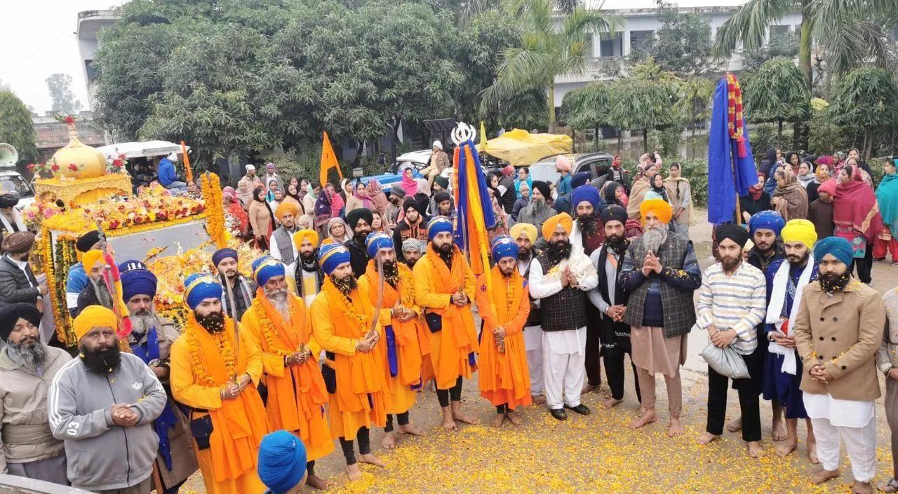 ਦਸਮੇਸ਼ ਆਗਮਨ ਪੁਰਬ ਨੂੰ ਸਮਰਪਿਤ ਸਜਾਇਆ ਵਿਸ਼ਾਲ ਨਗਰ ਕੀਰਤਨ