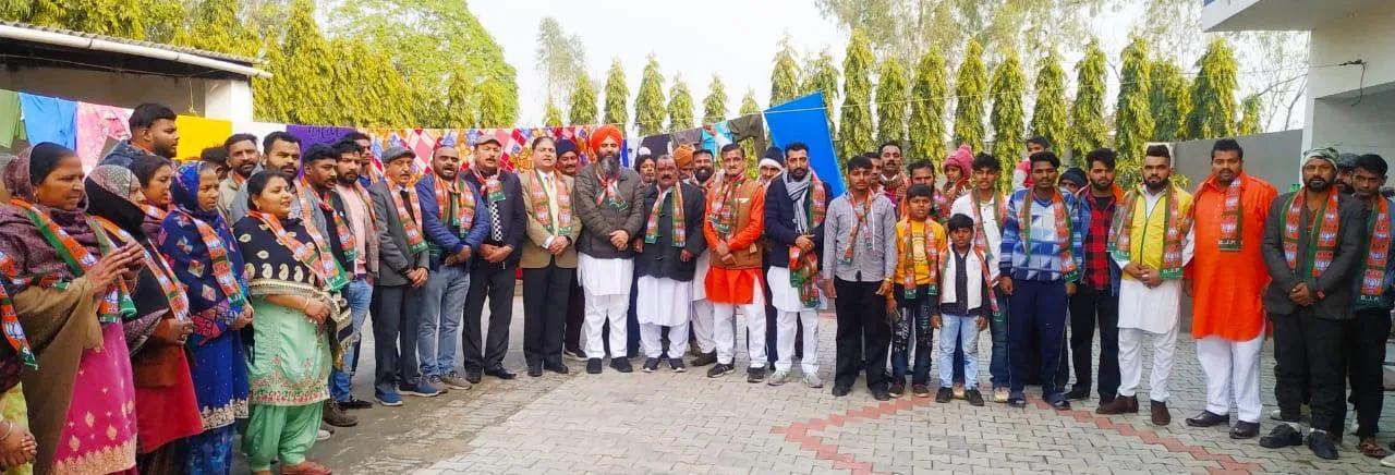 पंजाब एकता पार्टी के प्रधान गुरमीत लाल बिट्टू अपने सैंकड़ो पार्टी वर्करों सहित भाजपा में हुए शामिल
