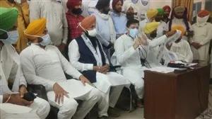 ਭੁਲੱਥ ਦੇ ਕਾਂਗਰਸੀ ਆਗੂ ਰਣਜੀਤ ਸਿੰਘ ਰਾਣਾ ਨੇ ਵੀ ਚੁੱਕਿਆ ਝਾੜੂ