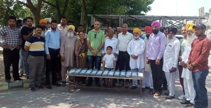 ਲੰਬੇ ਸਮੇਂ ਤੋਂ ਬੰਦ ਪਈਆਂ ਲਾਇਟਾਂ ਭੱਟੀ ਨੇ ਕਰਾਇਆ ਕੰਮ ਸ਼ੁਰੂ