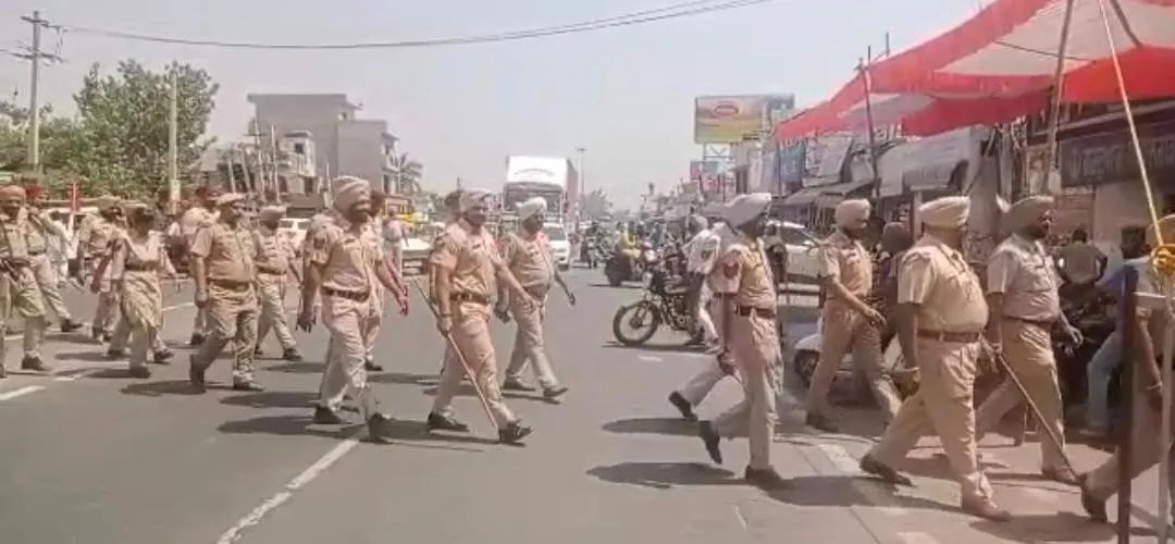 ਭੋਗਪੁਰ ਵਿਖੇ ਪੁਲਿਸ ਵੱਲੋਂ ਫਲੈਗ ਮਾਰਚ