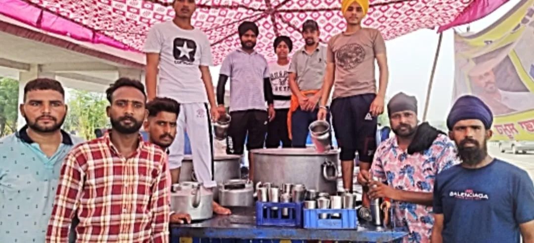 ਸਿੱਧੂ ਮੂਸੇਵਾਲਾ ਅਤੇ ਦੀਪ ਸਿੱਧੂ  ਦੀ ਯਾਦ ਵਿੱਚ ਛਬੀਲ ਲਗਾਈ