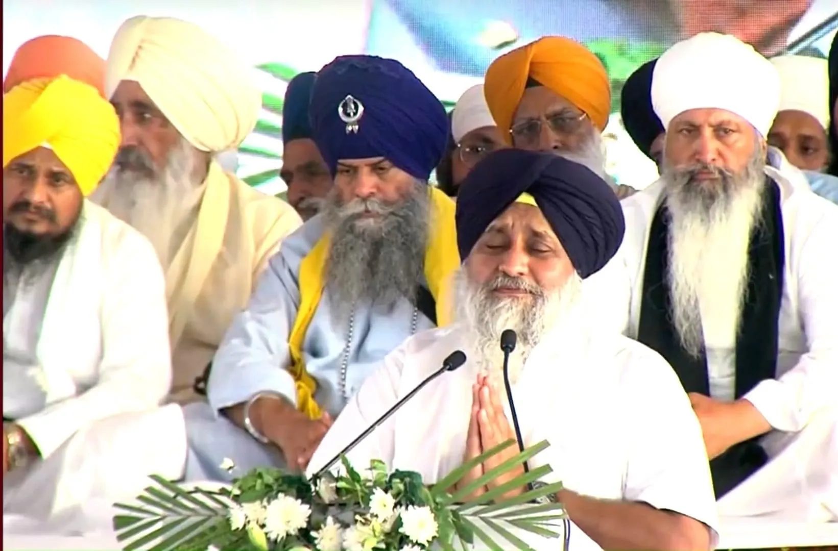 ਖਾਲਸਾ ਪੰਥ ਤੇ ਪੰਜਾਬੀਆਂ ਤੋ  ਸੁਖਬੀਰ ਸਿੰਘ ਬਾਦਲ ਨੇ    ਆਪਣੀਆਂ ਗਲਤੀਆਂ ਲਈ ਮੰਗੀ ਮੁਆਫੀ ।