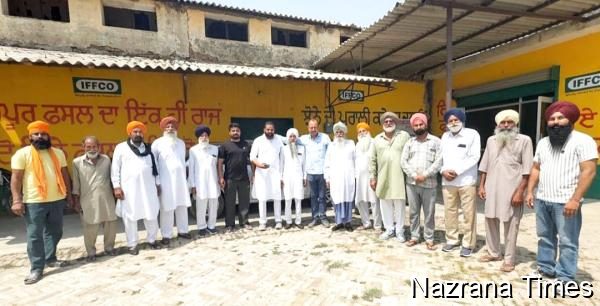 ਦਾਣਾ ਮੰਡੀ ਗੰਡੀਵਿੰਡ ਧੱਤਲ ਵਿਖੇ ਕਿਸਾਨਾਂ ਅਤੇ ਆੜ੍ਹਤੀਆਂ ਨੂੰ ਆ ਰਹੀਆਂ ਮੁਸਕਲਾਂ ਤੋਂ ਕਰਵਾਇਆ ਜਾਣੂ