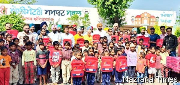 ਵਾਇਸ ਆਫ਼ ਅੰਮ੍ਰਿਤਸਰ ਨੇ ਕੰਬੋ ਸਕੂਲ ਦੇ ਵਿਦਿਆਰਥੀਆਂ ਨੂੰ ਬੈਗ ਤੇ ਸਟੇਸ਼ਨਰੀ ਵੰਡੀ