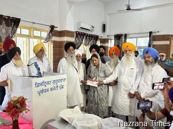 ਸ਼੍ਰੋਮਣੀ ਗੁਰਦੁਆਰਾ ਪ੍ਰਬੰਧਕ ਕਮੇਟੀ ਵੱਲੋਂ ਪੁੰਛ ਹਮਲੇ ਦੇ ਪੀੜਤ ਪਰਿਵਾਰਾਂ ਨੂੰ ਪੰਜ-ਪੰਜ ਲੱਖ ਦੈ ਚੈੱਕ ਭੇਟ