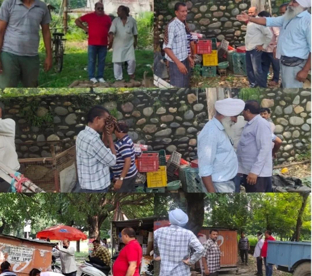 ਦੁਕਾਨਦਾਰਾਂ ਵੱਲੋਂ ਸਰਕਾਰੀ ਜਗ੍ਹਾ ਤੇ ਕੀਤੇ  ਹੋਏ ਸਨ ਨਜਾਇਜ ਕਬਜੇ ਟਾਉਨਸਿੱਪ ਅਧਿਕਾਰੀਆਂ ਨੇ ਚੁੱਕੇ ਖੋਖੇ 