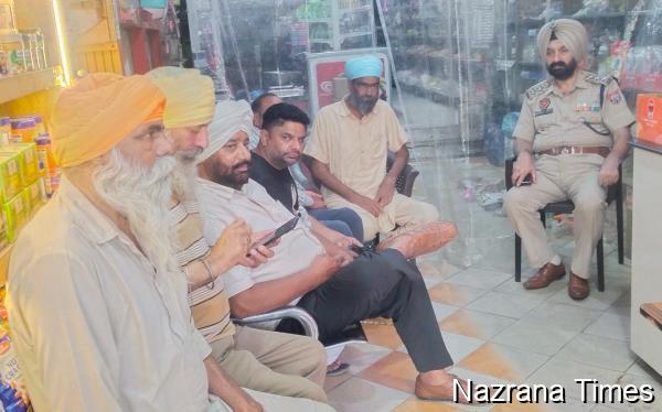 ਕਸਬਾ ਟਾਂਗਰਾ ਵਿਚ ਬੀਤੇ ਦਿਨ ਕਰਿਆਨੇ ਦੀ ਦੁਕਾਨ ਤੇ ਚਲੀਆਂ ਗੋਲੀਆਂ ਮਸਲਾ ਫਿਰੌਤੀ ਮੰਗੇ ਜਾਣ ਦਾ,ਦੁਕਾਨਦਾਰਾਂ ਵਿਚ ਡਰ ਦਾ ਮਹੌਲ ਬਣਿਆ।