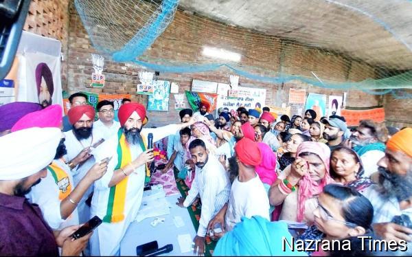 ਤਰਨਤਾਰਨ ਸ਼ਹਿਰ ਦੇ ਮੁਹੱਲਾ ਨਾਨਕਸਰ ਵਿਖੇ ਮੋਦੀ ਸਰਕਾਰ ਦੀਆਂ ਸਹੂਲਤਾਂ ਸੰਬੰਧੀ ਵਿਸ਼ਾਲ ਕੈਂਪ ਆਯੋਜਿਤ