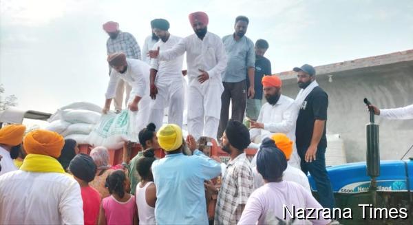ਕੈਬਨਿਟ ਮੰਤਰੀ ਲਾਲਜੀਤ ਸਿੰਘ ਭੁੱਲਰ ਨੇ ਦਰਿਆਈ ਪਾਣੀ ਨਾਲ ਪ੍ਰਭਾਵਿਤ ਕਿਸਾਨਾਂ ਦੇ ਪਸ਼ੂਆਂ ਲਈ ਵੰਡਿਆ 900 ਬੋਰੀਆ ਚੋਕਰ