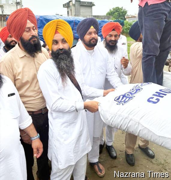 ਵਿਧਾਇਕ ਲਾਲਪੁਰਾ ਵਲੋਂ ਪਿੰਡ ਚੰਬਾ ਕਲਾਂ ਵਿਖੇ ਪ੍ਰਭਾਵਿਤ ਪਰਿਵਾਰਾਂ ਨੂੰ ਪ੍ਰਦਾਨ ਕੀਤੀ ਲੋੜੀਂਦੀ ਰਾਹਤ ਸਮੱਗਰੀ