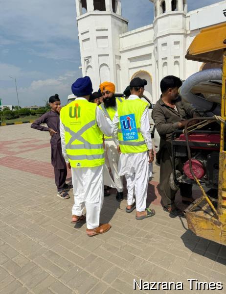 ਕਰਤਾਰਪੁਰ ਸਾਹਿਬ ਸਰੋਵਰ ਵਿੱਚ ਹੜ੍ਹ ਰਾਹਤ ਸੇਵਾ ਕਰ ਰਹੇ ਹਨ UNITED SIKHS ਦੇ ਸੇਵਾਦਾਰ
