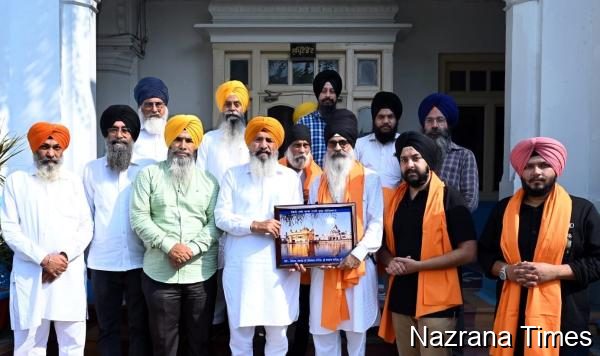 ਗਾਜੀਆਬਾਦ ਦੀਆਂ ਸੰਗਤਾਂ ਵੱਲੋਂ ਹੜ੍ਹ ਪੀੜਤਾਂ ਲਈ 400 ਗੱਦੇ, 50 ਫੋਲਡਿੰਗ ਬੈੱਡ ਅਤੇ ਹੋਰ ਲੋੜੀਂਦਾ ਸਮਾਨ ਸ਼੍ਰੋਮਣੀ ਕਮੇਟੀ ਨੂੰ ਸੌਂਪਿਆ