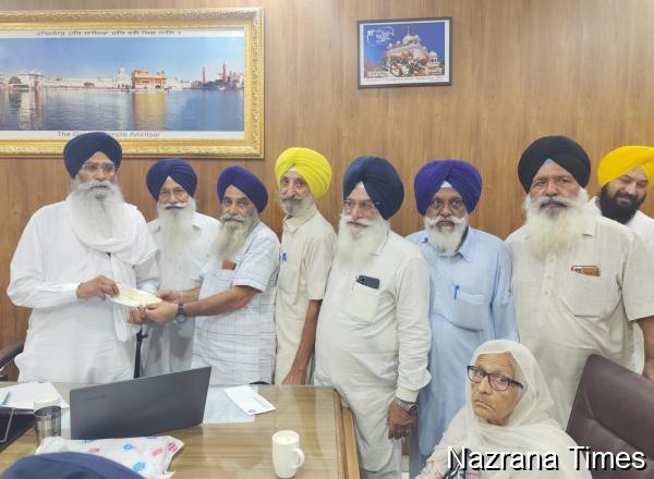 बाढ़ पीड़ितों की मदद के लिए देश-विदेश से संगतों ने एसजीपीसी को दिया सहयोग