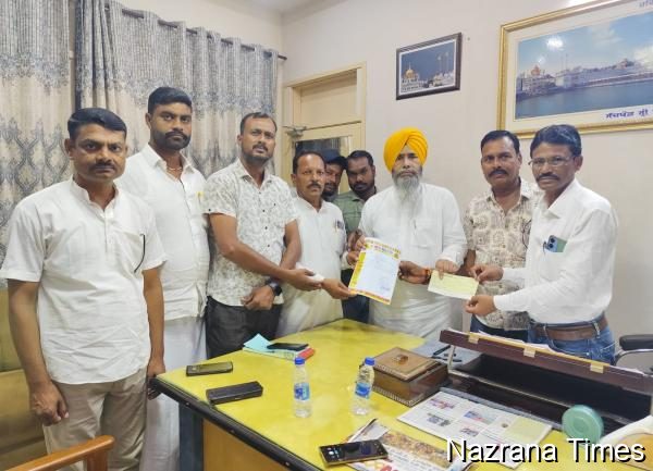 ਮੱਧ ਪ੍ਰਦੇਸ਼ ਦੇ ਅਸ਼ੋਕ ਨਗਰ ਤੋਂ ਓਬੀਸੀ ਮਹਾਂ ਸਭਾ ਦੇ ਨੁਮਾਇੰਦਿਆਂ ਨੇ ਸ਼੍ਰੋਮਣੀ ਕਮੇਟੀ ਨੂੰ ਹੜ੍ਹ ਪੀੜਤਾਂ ਲਈ 1 ਲੱਖ 7 ਹਜ਼ਾਰ ਰੁਪਏ ਦਾ ਚੈੱਕ ਸੌਂਪਿਆ