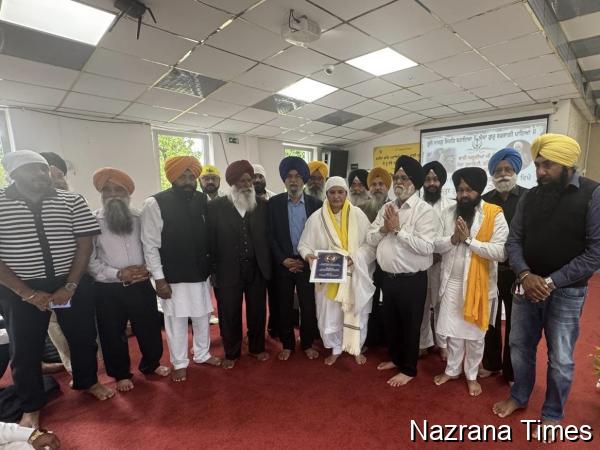 ਫਰੈਕਫੋਰਟ ਵਿੱਚ ਬੀਬੀ ਜਗੀਰ ਕੌਰ ਵੱਲੋਂ ਨਿਭਾਈਆਂ ਸਿਧਾਂਤਿਕ ਸੇਵਾਵਾਂ ਬਦਲੇ ਮੂਲ ਨਾਨਕਸ਼ਾਹੀ ਕਲੰਡਰ ਦੇ ਨਿਰਮਾਤਾ ਸ੍ਰ ਪਾਲ ਸਿੰਘ ਪੁਰੇਵਾਲ ਯਾਦਗਰੀ ਸਨਮਾਨ ਪੱਤਰ ਨਾਲ ਕੀਤਾ ਸਨਮਾਨਤ ।