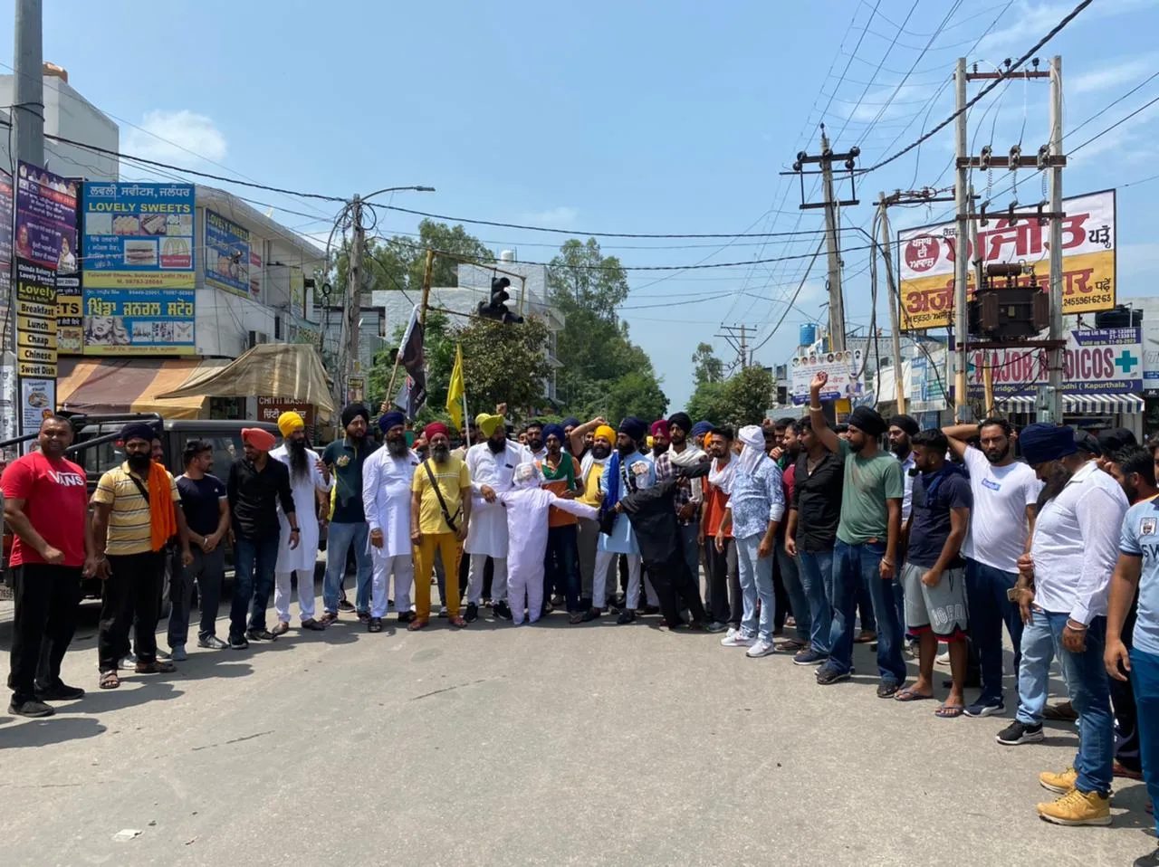 ਸ਼ੇਰ-ਏ-ਨੌਜਵਾਨ ਸਭਾ ਦੋਆਬਾ ਨੇ ਫੂਕੇ ਮੋਦੀ ਅਤੇ ਖੱਟਰ ਦੇ ਪੁਤਲੇ
