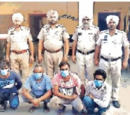 ਤਾਰਾਂ ਚੋਰੀ ਕਰਨ ਵਾਲੇ 3ਚੋਰ ਅਤੇ 1ਕਬਾੜੀਆ ਕਾਬੂ   