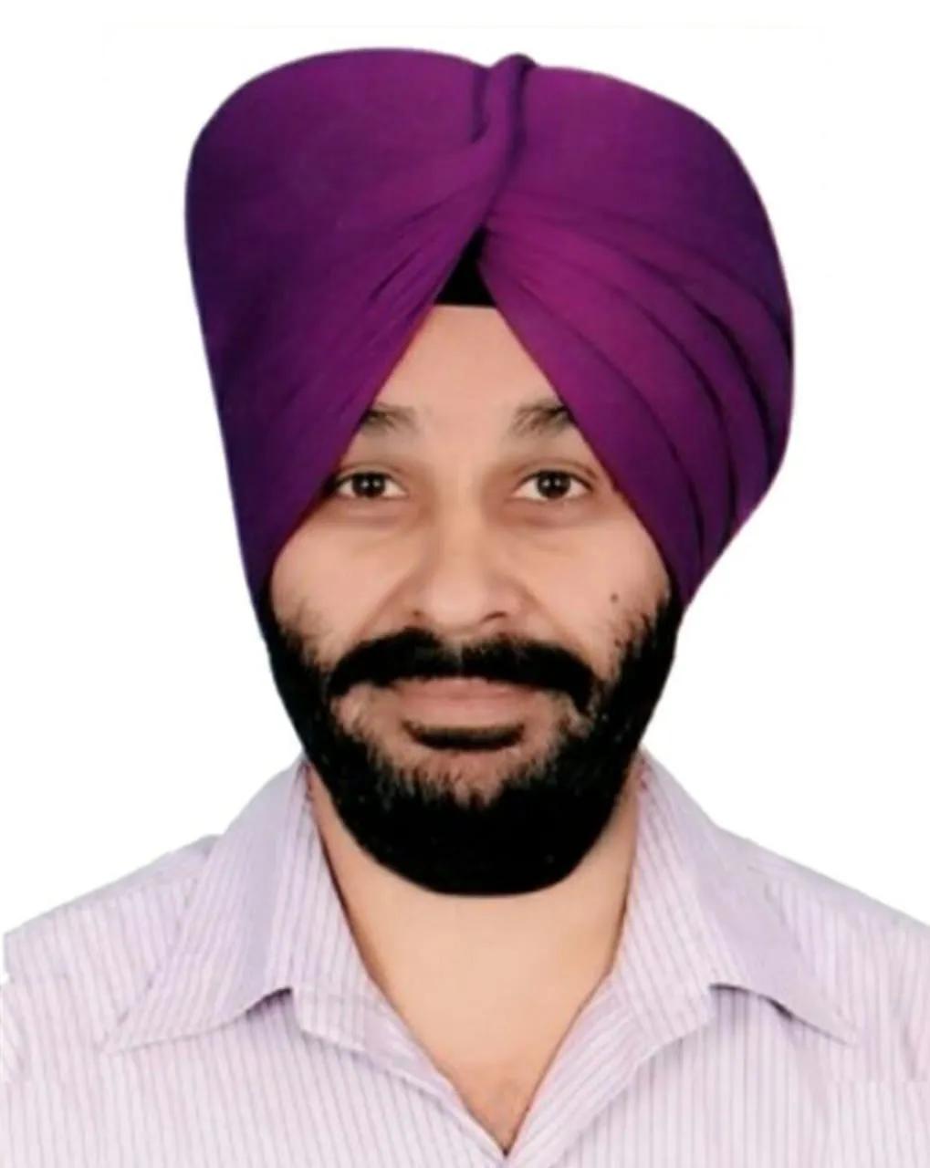 ਸ਼ਾਇਰ ਕੰਵਰ ਇਕਬਾਲ ਸਿੰਘ ਨੂੰ ਵਪਾਰ ਮੰਡਲ ਦੇ ਜ਼ਿਲ੍ਹਾ ਪ੍ਰਧਾਨ ਨਿਯੁਕਤ ਹੋਣ ਤੇ ਮੁਬਾਰਕਾਂ - ਮੰਜੂ ਰਾਣਾ ਹਲਕਾ ਇੰਚਾਰਜ