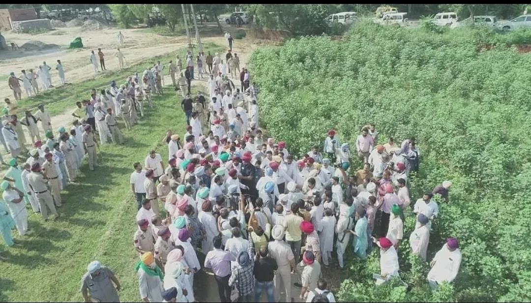ਲੋਕਾਂ ਦਾ ਮੁੱਖ ਮੰਤਰੀ ਲੋਕਾਂ ‘ਚ : ਬਠਿੰਡਾ ਦੌਰੇ ‘ਤੇ ਆਏ ਚੰਨੀ ਦਾ ਇੱਕ ਵਾਰ ਫਿਰ ਦਿੱਸਿਆ ਅਨੋਖਾ ਅੰਦਾਜ਼, ਵੇਖੋ ਤਸਵੀਰਾਂ ‘ਚ