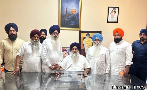ਐਸਜੀਪੀਸੀ ਮੈਂਬਰ ਜਥੇ.ਕਰਮੂੰਵਾਲਾ ਤੇ ਜ਼ਿਲ੍ਹਾ ਪ੍ਰਧਾਨ ਜੱਗੀ ਚੋਹਲਾ ਵਲੋਂ ਸੁਖਬੀਰ ਬਾਦਲ ਨਾਲ ਮੁਲਾਕਾਤ