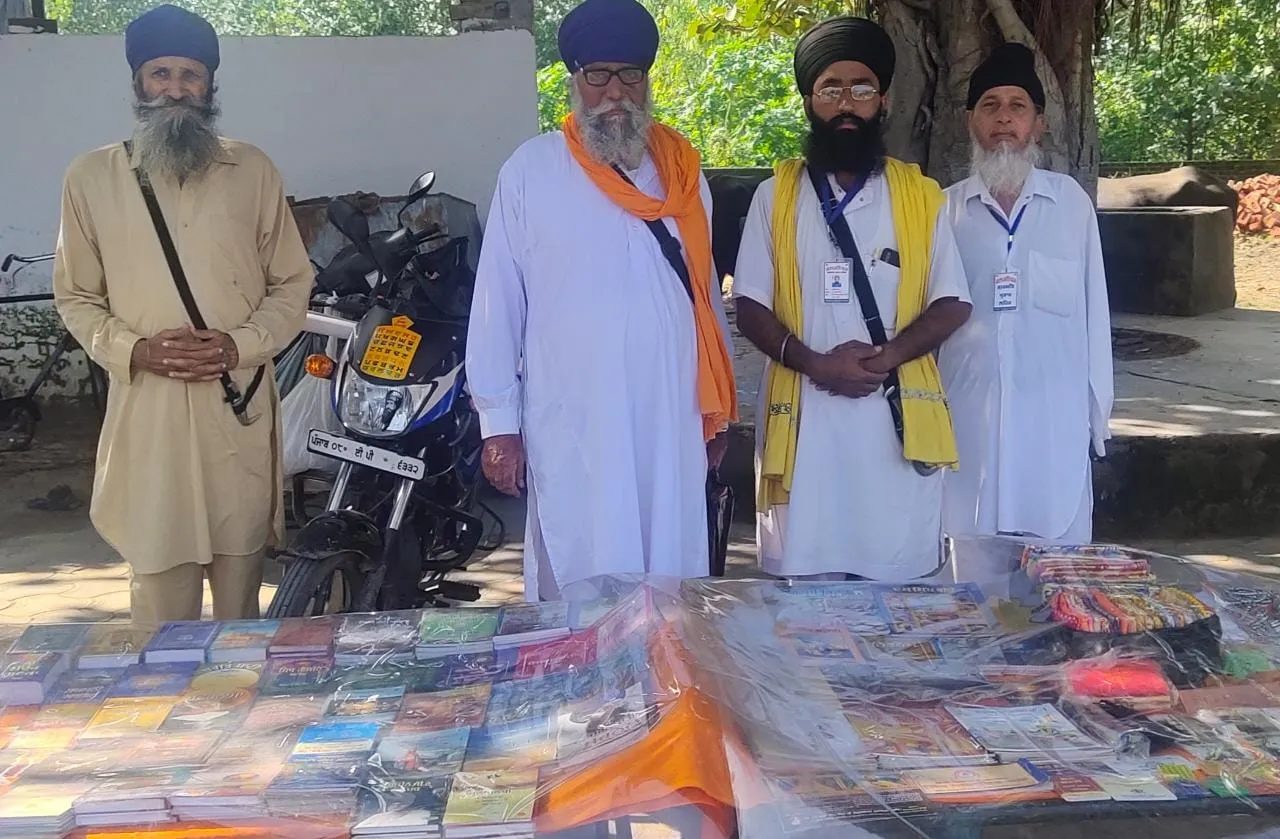 ਕਲਗੀਧਰ ਗੁਰਮਤਿ ਪ੍ਰਚਾਰ ਜਥਾ ਭਟਨੂਰਾ  ਲੁਬਾਣਾ  ਵੱਖ ਵੱਖ ਪਿੰਡਾਂ ਵਿੱਚ ਜਾ ਕੇ ਕਰ ਰਿਹਾ ਫਰੀ ਸੇਵਾ 