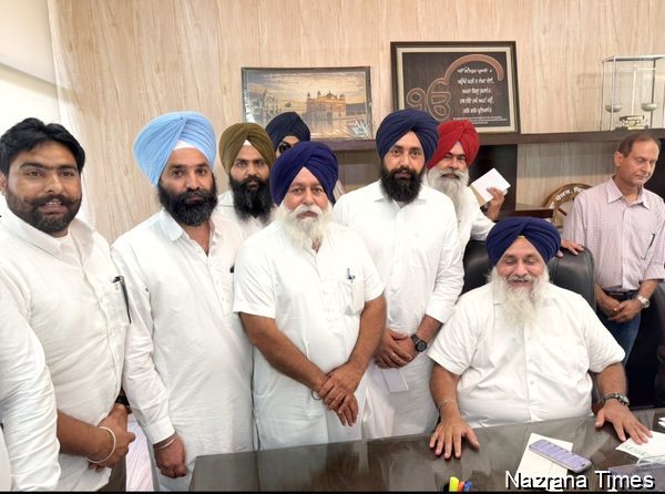 ਖਡੂਰ ਸਾਹਿਬ ਦੇ ਅਕਾਲੀ ਆਗੂਆਂ ਨੇ ਸੁਖਬੀਰ ਸਿੰਘ ਬਾਦਲ ਨਾਲ ਕੀਤੀ ਮੁਲਾਕਾਤ,ਪਾਰਟੀ ਗਤੀਵਿਧੀਆਂ ਬਾਰੇ ਦਿੱਤੀ ਜਾਣਕਾਰੀ