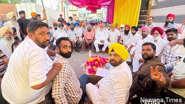 ਕੋਟਲਾ ਬਥੁੰਨਗੜ ਤੇ ਨਰਾਇਣਗੜ੍ਹ ਵਿਖੇ ਲੋਕ ਮਿਲਣੀ ਦੌਰਾਨ  ਈ.ਟੀ.ਓ. ਨੇ ਸੁਣੀਆਂ ਲੋਕਾਂ ਦੀਆਂ ਸਮੱਸਿਆਵਾ