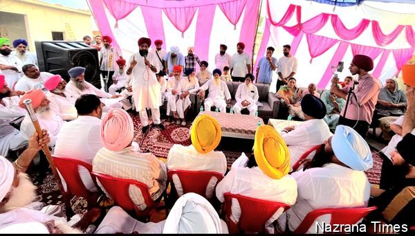 ਮਾਣੋਚਾਹਲ ਕਲ੍ਹਾਂ ਵਿਖੇ ਹਲਕਾ ਇੰਚਾਰਜ ਰਮਨਦੀਪ ਕੌਰ ਤੇ ਬਿੱਲਾ ਸ਼ੇਰੋਂ ਵੱਲੋ ਅਕਾਲੀ ਵਰਕਰ ਮਿਲਣੀ