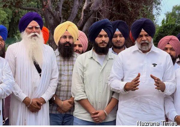 ਸ਼੍ਰੋਮਣੀ ਅਕਾਲੀ ਦਲ 'ਵਾਰਿਸ਼ ਪੰਜਾਬ ਦੇ' ਪੰਜਾਬ ਯੂਨੀਵਰਸਿਟੀ ਨੂੰ ਭਗਵਾ ਕਰਨ ਵਿਰੁੱਧ ਸੰਘਰਸ਼ ਕਰ ਰਹੀਆਂ ਜਥੇਬੰਦੀਆਂ ਸਥ, ਪੀਐੱਸਯੂ ਲਲਕਾਰ ਅਤੇ ਹੋਰਨਾਂ ਦੀ ਹਮਾਇਤ 'ਚ ਆਇਆ...