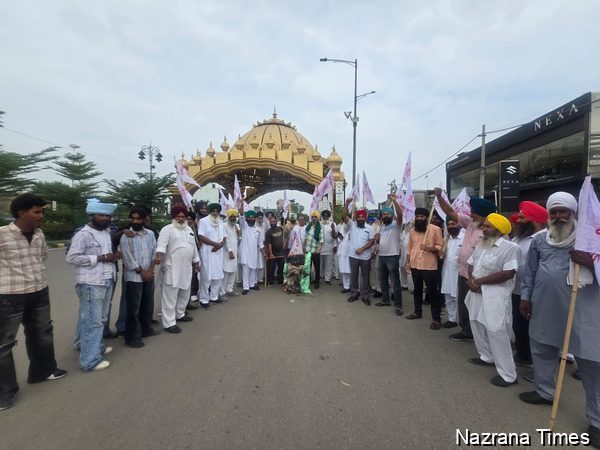 ਦਿੱਲੀ ਵਿਖੇ ਜੰਤਰ ਮੰਤਰ ਪੰਜਾਬ ਯੂਨੀਵਰਸਿਟੀ ਚੰਡੀਗੜ੍ਹ ਵਿਖੇ ਬੱਚਿਆਂ ਤੇ ਹੋਏ ਜੁਲਮ ਦੀ ਕਿਸਾਨ ਜਥੇਬੰਦੀ ਵਲੋਂ ਸਖਤ ਸ਼ਬਦਾਂ ਚ ਨਿਖੇਧੀ : ਕਿਸਾਨ ਆਗੂ