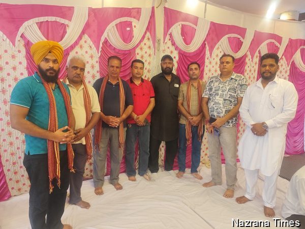 ਟਰੇਡ ਵਿੰਗ ਕਪੂਰਥਲਾ ਦੇ ਚੇਅਰਮੈਨ ਰਮਨ ਮਲਹੋਤਰਾ ਦੀ ਦੇਖ ਰੇਖ ਚ ਸ਼੍ਰੀ ਹਨੂਮਾਨ ਚਲੀਸਾ ਅਤੇ ਸ਼੍ਰੀ ਸੁੰਦਰ ਕਾਂਠ ਦਾ ਪਾਠ ਕਰਵਾਇਆ ਗਿਆ