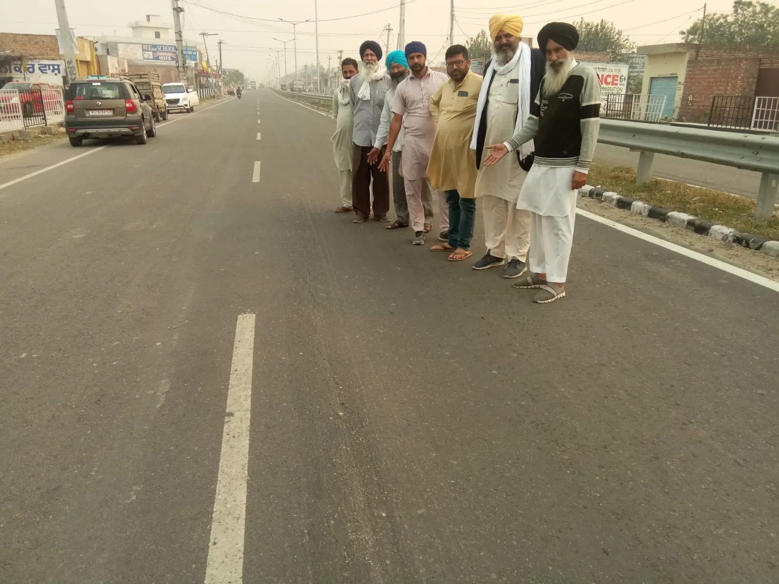 ਘਟੀਆ ਮਟੀਰੀਅਲ ਵਰਤੇ ਕਰਕੇ ਬੈਠੀ ਸੜ੍ਹਕ -ਸੁਖਜਿੰਦਰ ਸਿੰਘ ਵਾਂਦਰ