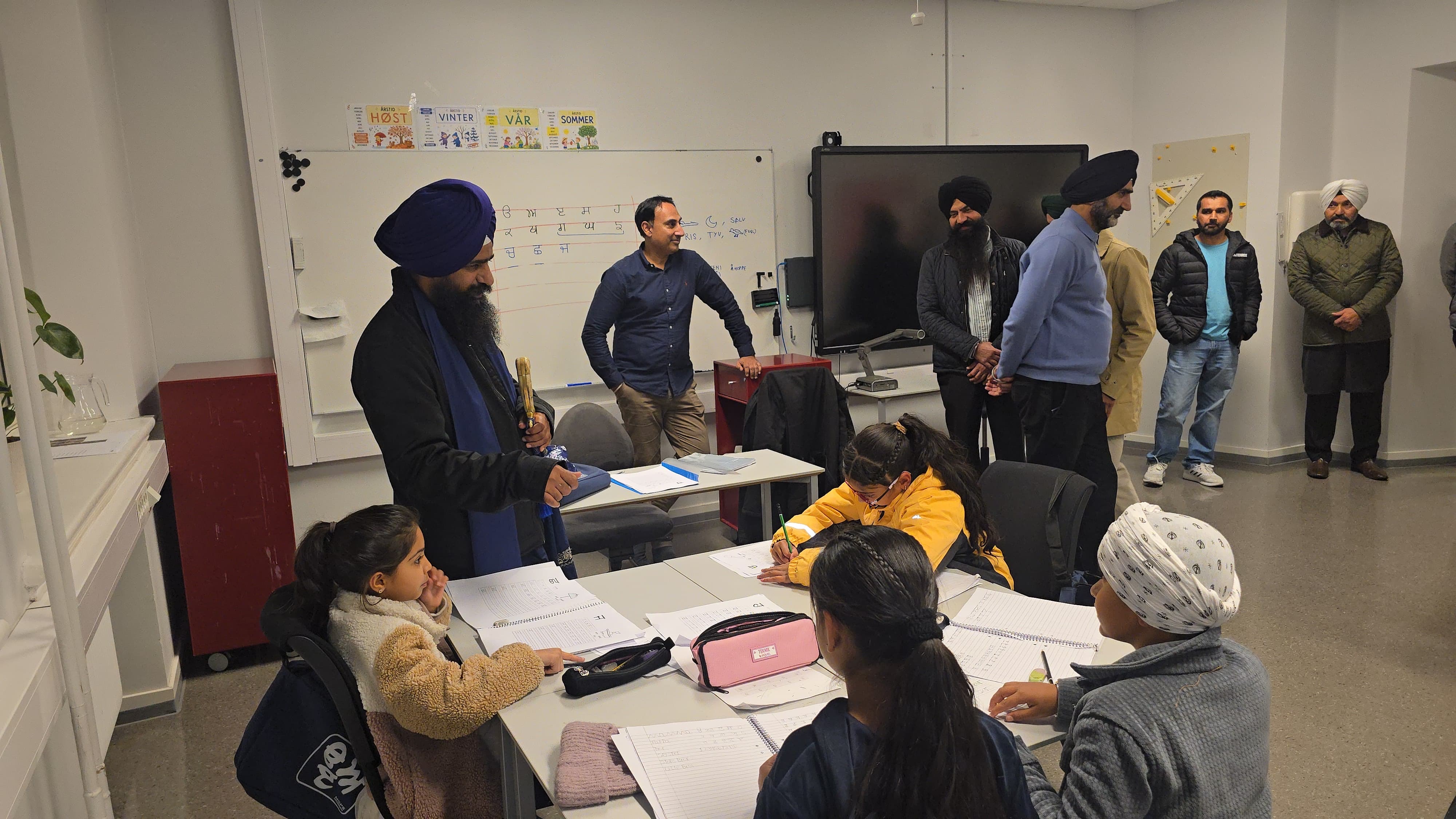ਜਥੇਦਾਰ ਕੁਲਦੀਪ ਸਿੰਘ ਗੜਗੱਜ (ਨਾਰਵੇ) ਸਕੂਲ ਦੌਰਾ