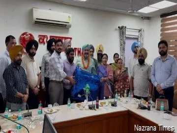 ਤਹਿਸੀਲਦਾਰ ਸਤਬੀਰ ਸਿੰਘ ਨੂੰ ਡੀ ਸੀ ਆਫਿਸ ਵੱਲੋਂ ਨਿੱਘੀ ਅਤੇ ਯਾਦਗਾਰ ਫੇਅਰਵੈਲ ਪਾਰਟੀ ਦਿੱਤੀ ਗਈ